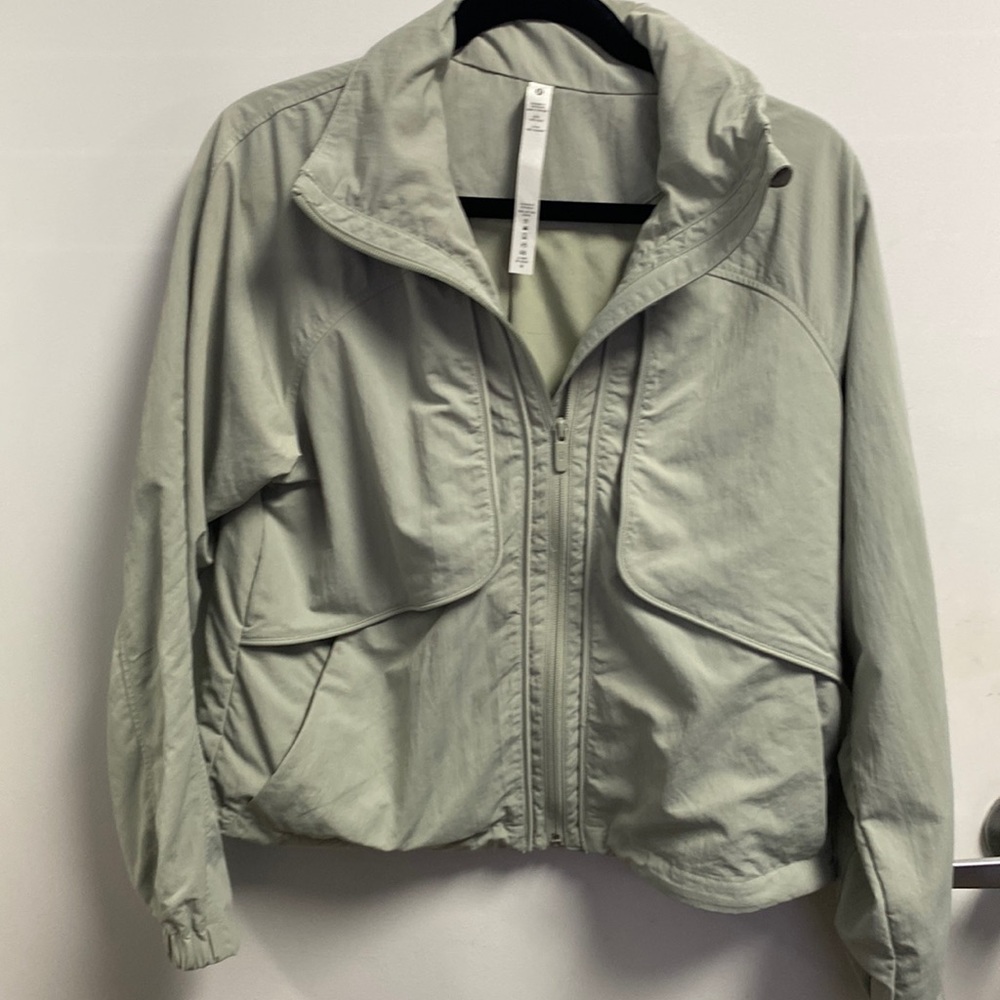 LuluLemon Workout Warm-Up Jacket XS Zipper Front Pockets lining lululemon Size 6